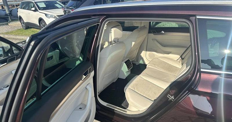 Volkswagen Passat cena 97900 przebieg: 108000, rok produkcji 2015 z Luboń małe 277